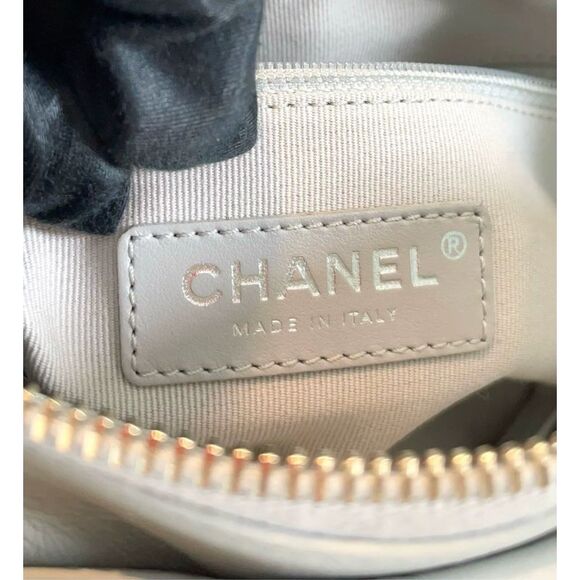 Chanel Women Pre-Loved Bag Very Good Condition - Picture 8 of 9
